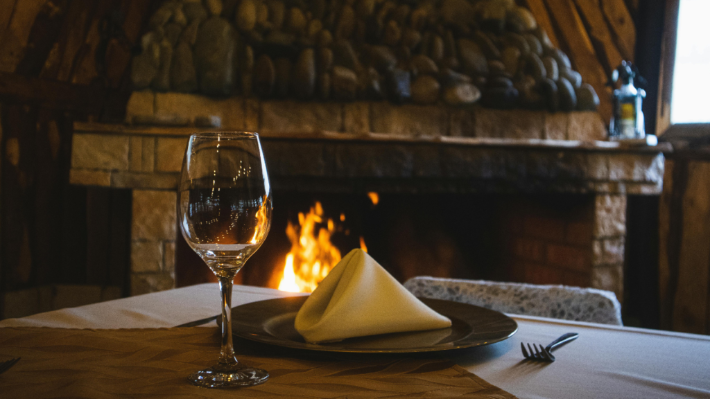 食事のマナーと銀食器