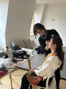 パリで活躍する日本人ヘアメイク
